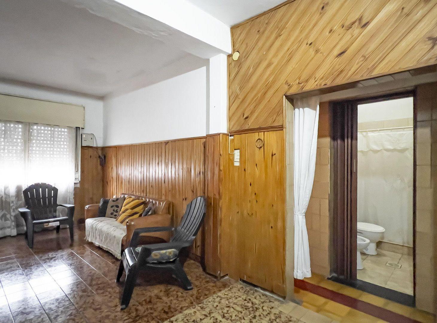 Foto de CASA EN VENTA CON 2 DORMITORIOS Y GRAN PATIO, imagen 3