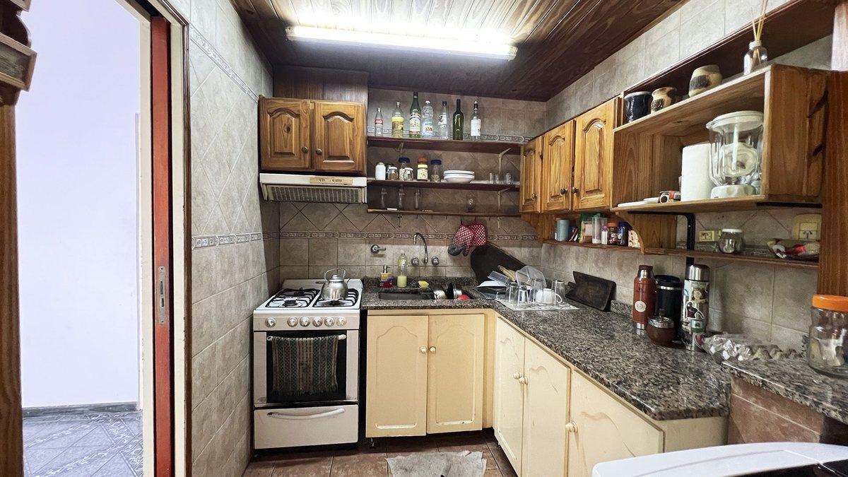 Foto de PH de un dormitorio con local comercial, imagen 4