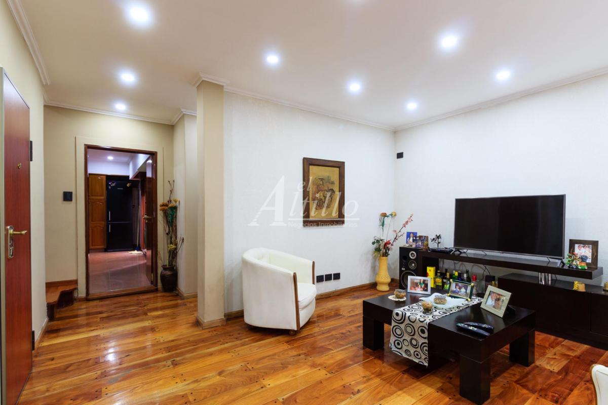 Venta Casa 5 Amb con cochera en Liniers