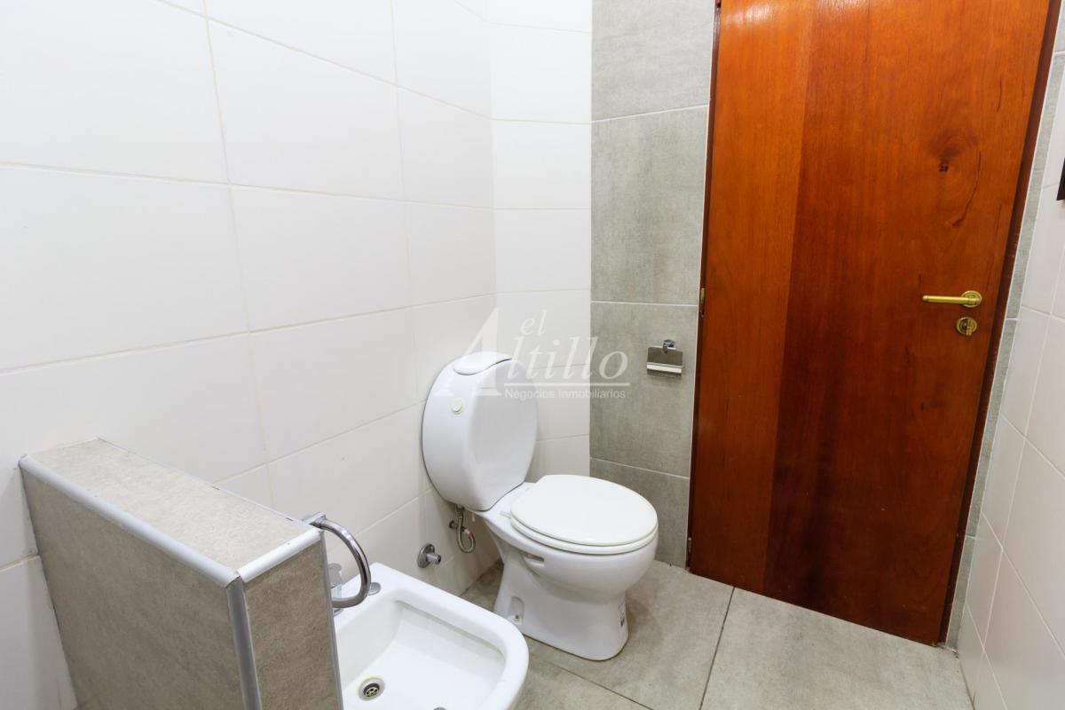 Venta Casa 5 Amb con Cochera en Liniers 4