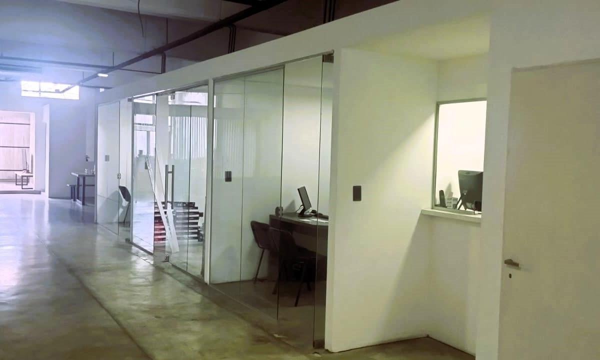 Foto de Venta Local sobre Av. Emilio Castro (a mts de Montiel), imagen 3