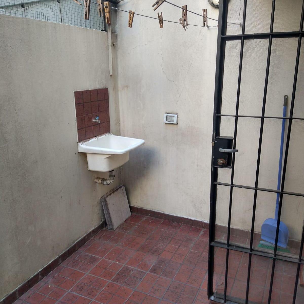 Foto de Venta Depto 2 amb PB Frente en Liniers Sin Expensas - Para Inversion, imagen 2