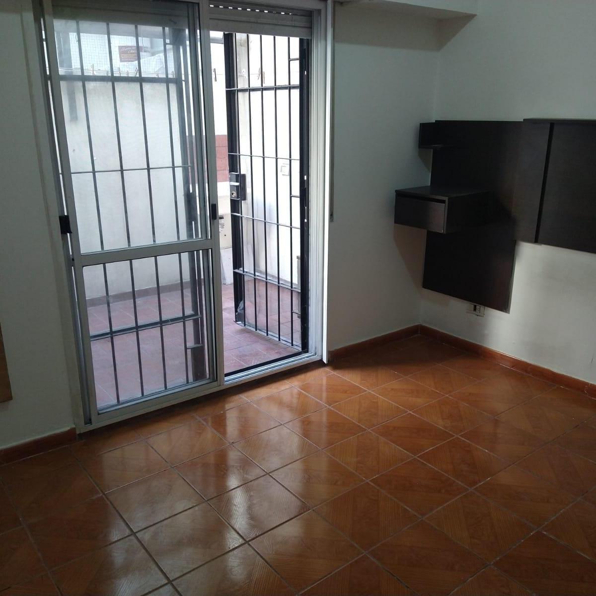 Venta Depto 2 amb PB Frente en Liniers Sin Expensas - Para Inversion