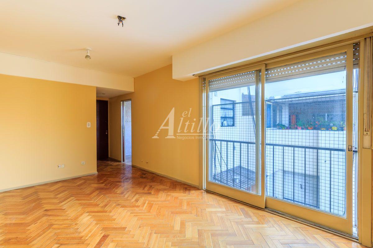 Foto de Venta depto amplio 2 amb sobre Av. Alberdi, imagen 2