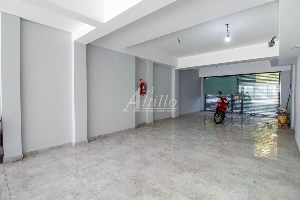 Foto de Local Amplio en Alquiler con Patio en Liniers - Ulrico Schmidl y Av Emilio Castro, imagen 4
