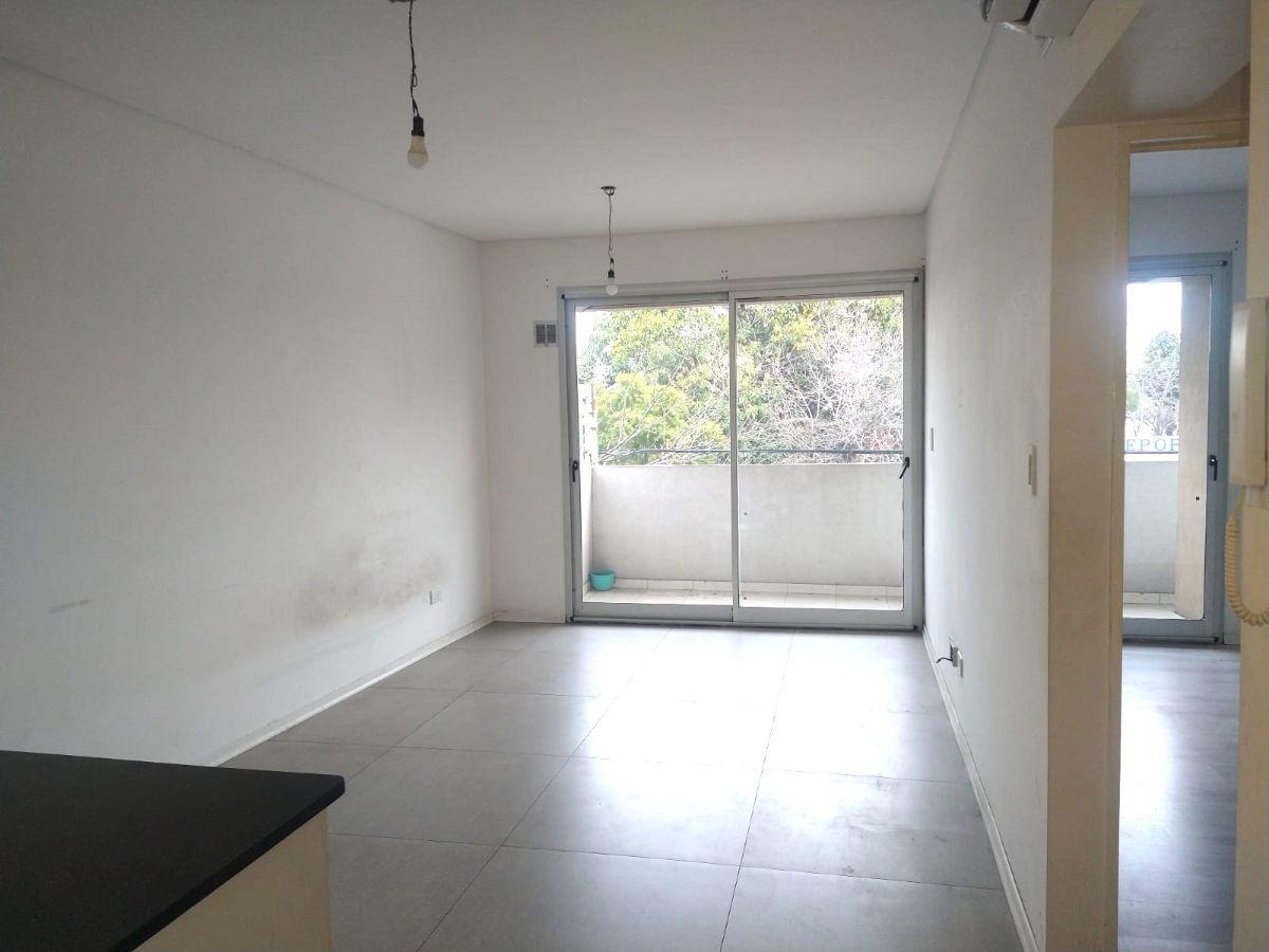 Foto de Venta Depto 2 amb al frente en Versalles, imagen 3