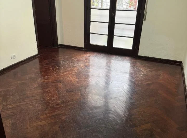 Excelente PH 4 amb. 150m2 con balcón y terraza en Almagro. USO COMERCIAL 2