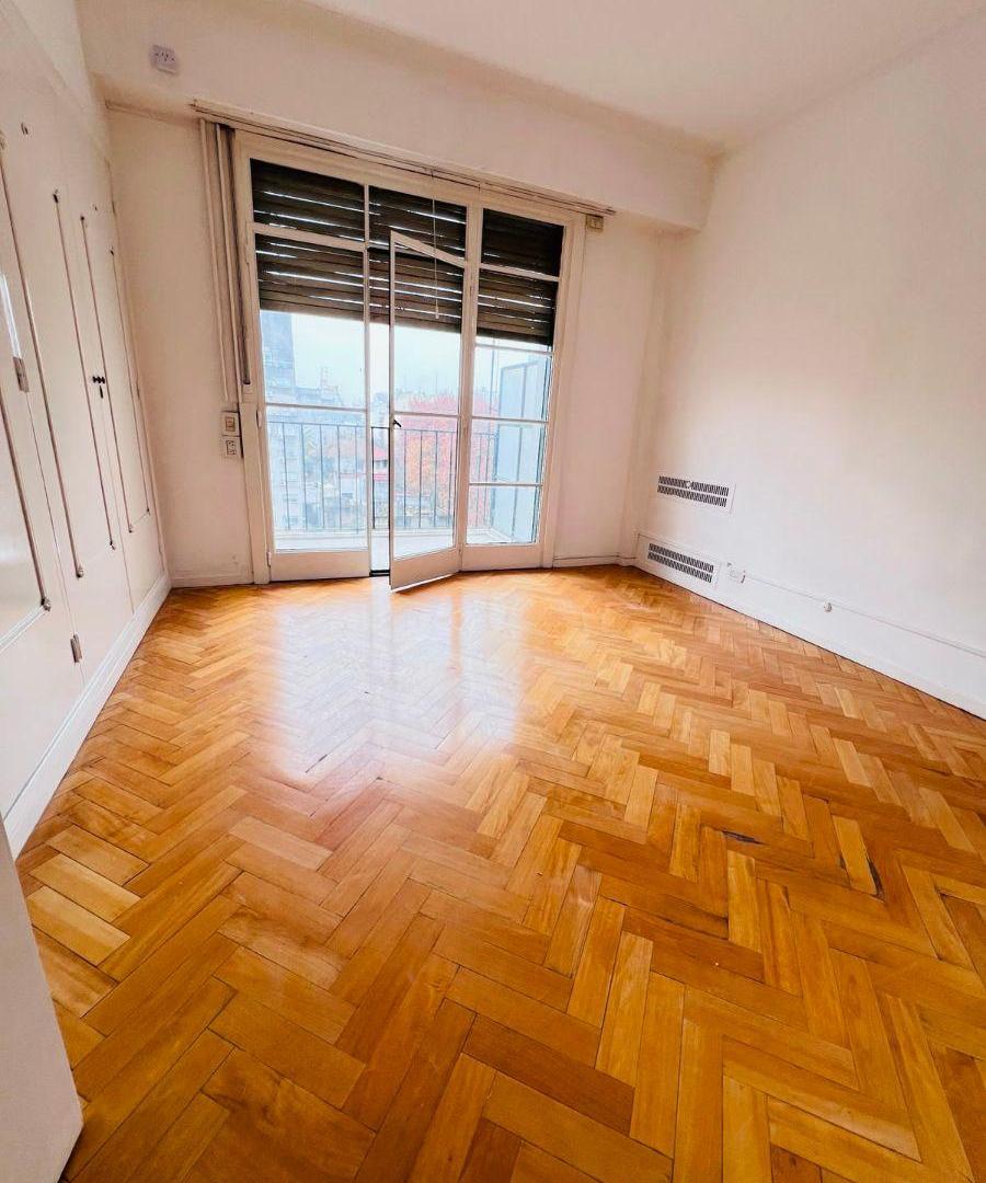 Foto de Hermoso Dpto 4 Amb. 95 m². Sobre Av Rivadavia, Flores. Cfte con Vista, imagen 3