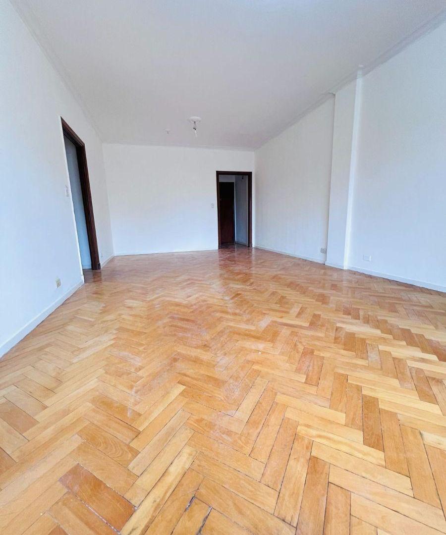 Foto de Hermoso Dpto 4 Amb. 95 m². Sobre Av Rivadavia, Flores. Cfte con Vista, imagen 2