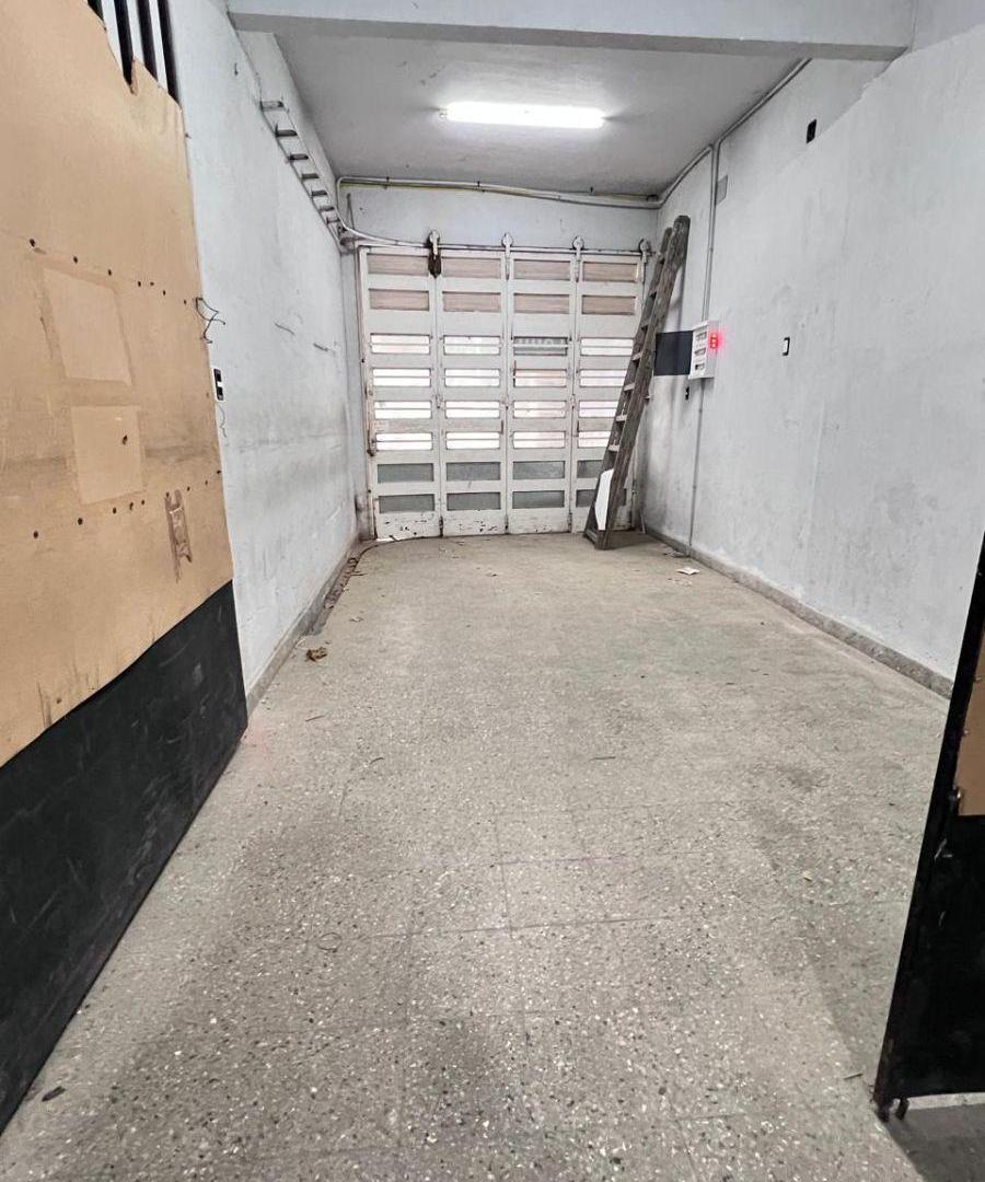 Foto de Excelente Galpòn/Depòsito sin columna. 175m2 en Villa Gral Mitre., imagen 2