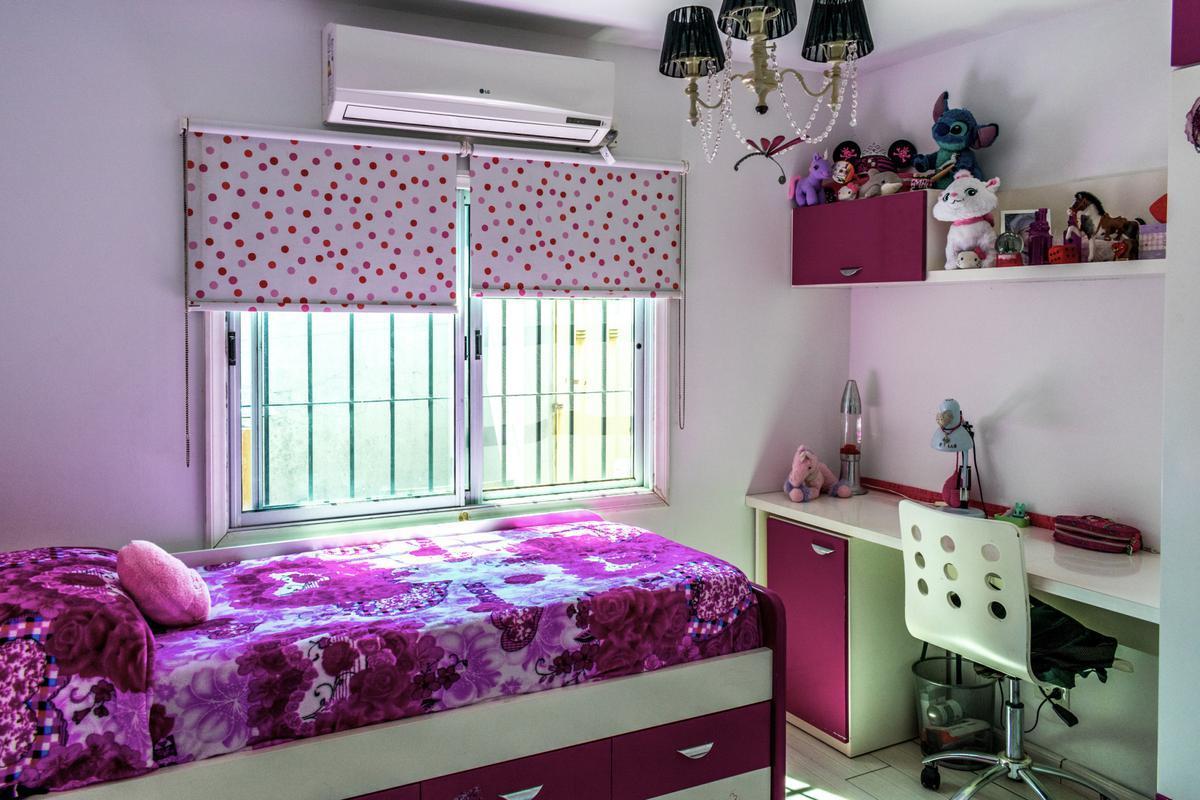 Venta Casa con Jardín, Pileta y Garage en Quilmes 2