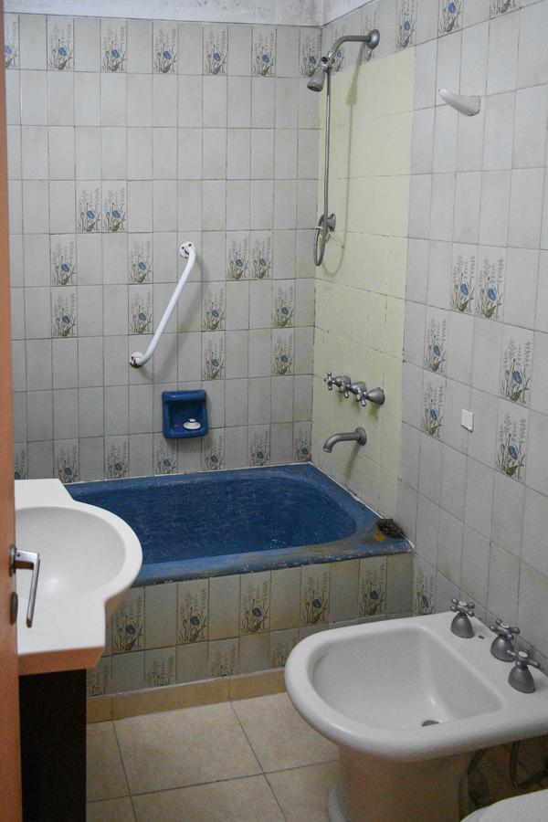 Departamento de 4 Ambientes en Venta con Jardín y Patio en Flores 4