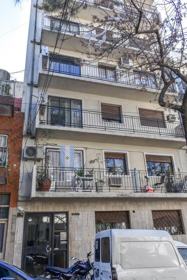 Departamento de 4 Ambientes en Venta con Jardín y Patio en Flores 5