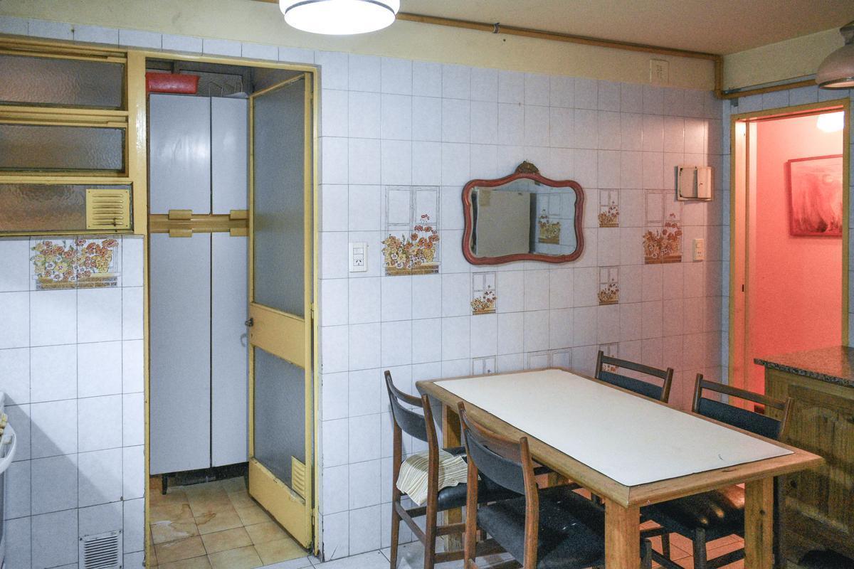 Departamento de 4 Ambientes en Venta con Jardín y Patio en Flores 3