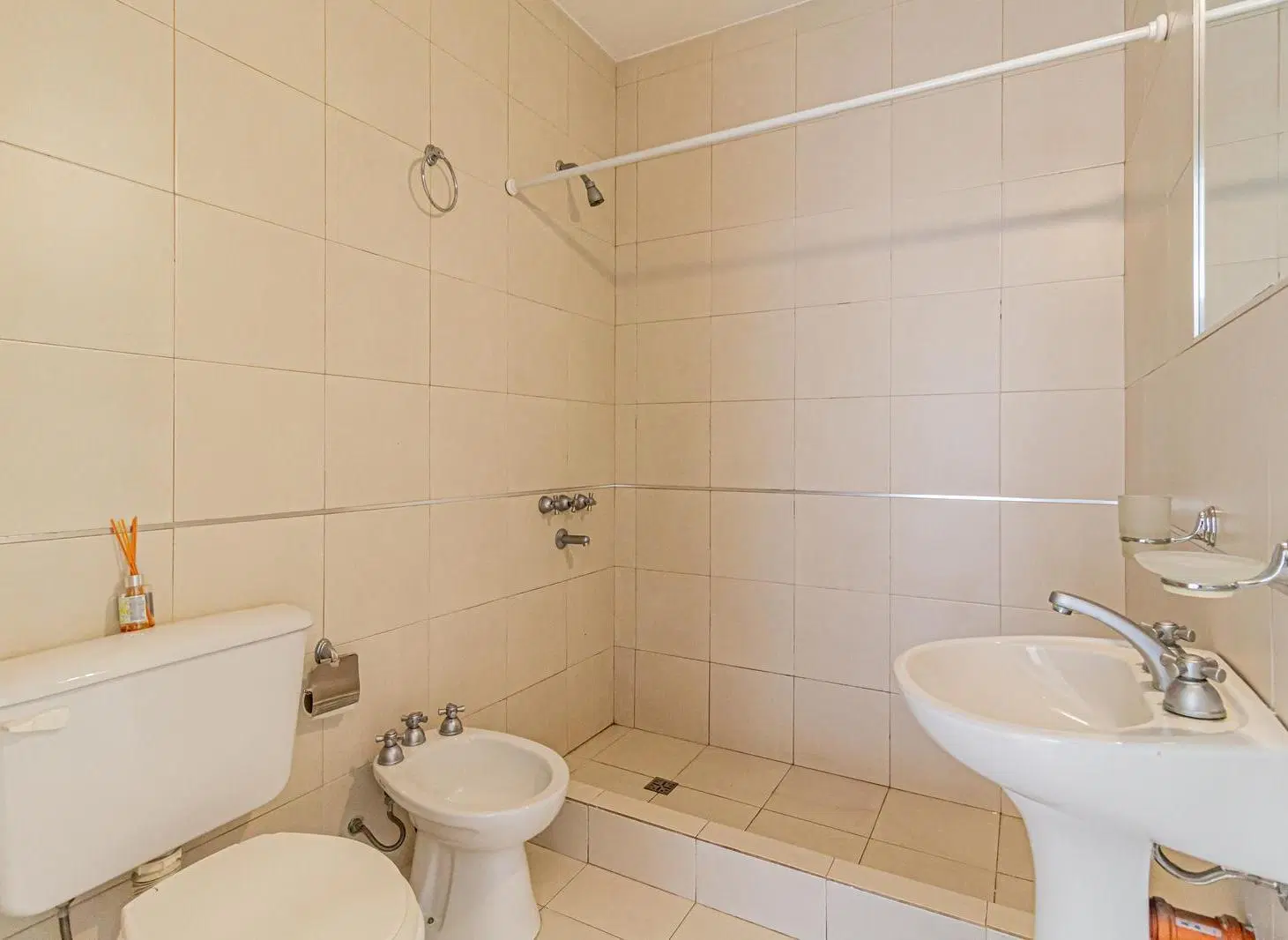 ¡Como una casa! 3 Ambientes con Cochera, Terraza y SIN EXPENSAS en Ciudadela Venta 8