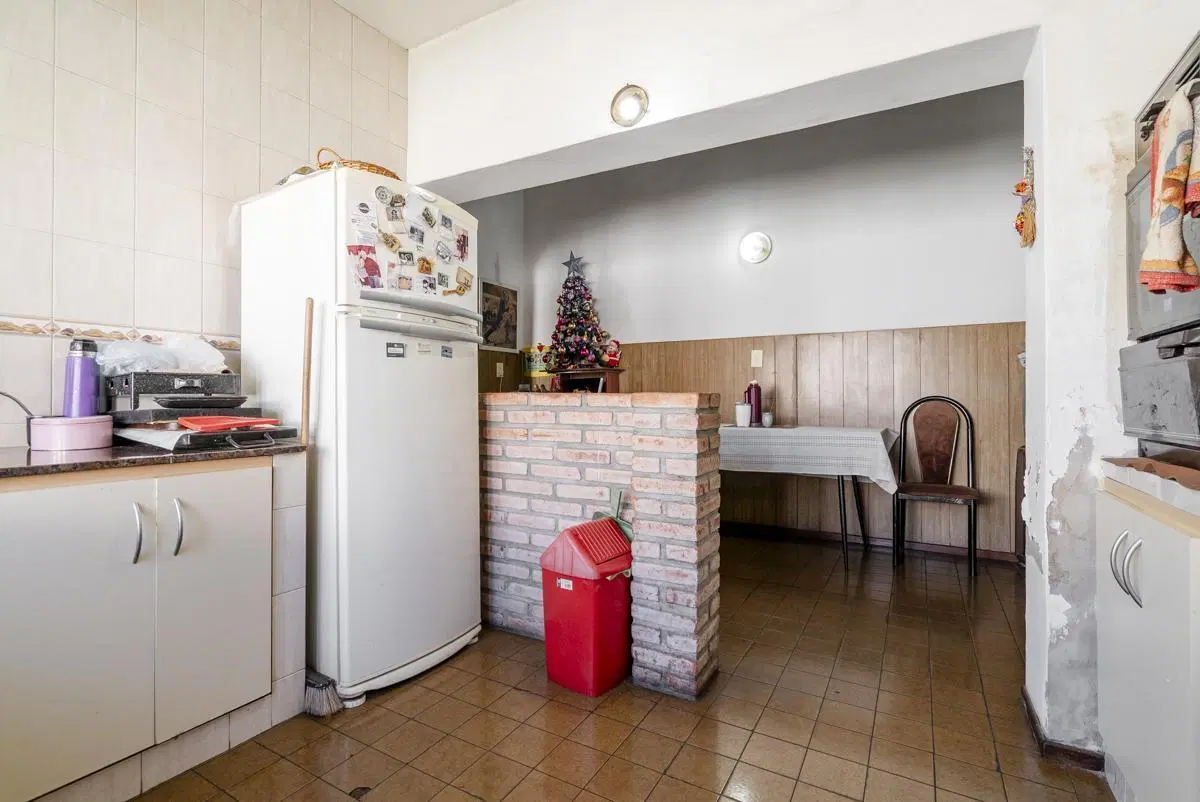 Casa en venta 4 ambientes con jardin y cochera en Villa Ballester 5