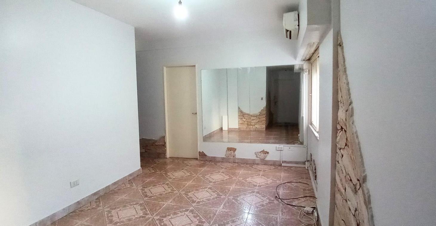 Foto de Departamento Oficina de 3 ambientes en alquiler en Versalles/Liniers, imagen 4