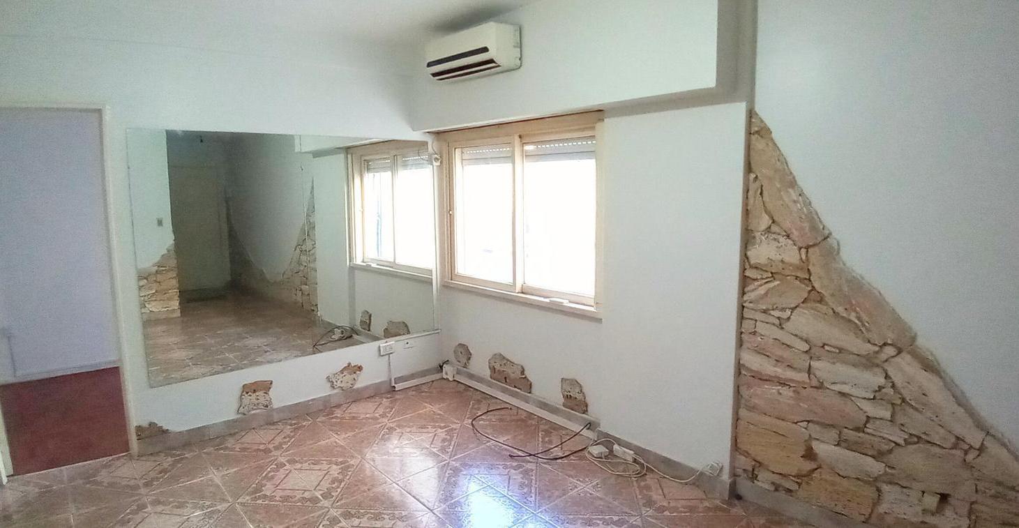 Foto de Departamento Oficina de 3 ambientes en alquiler en Versalles/Liniers, imagen 1