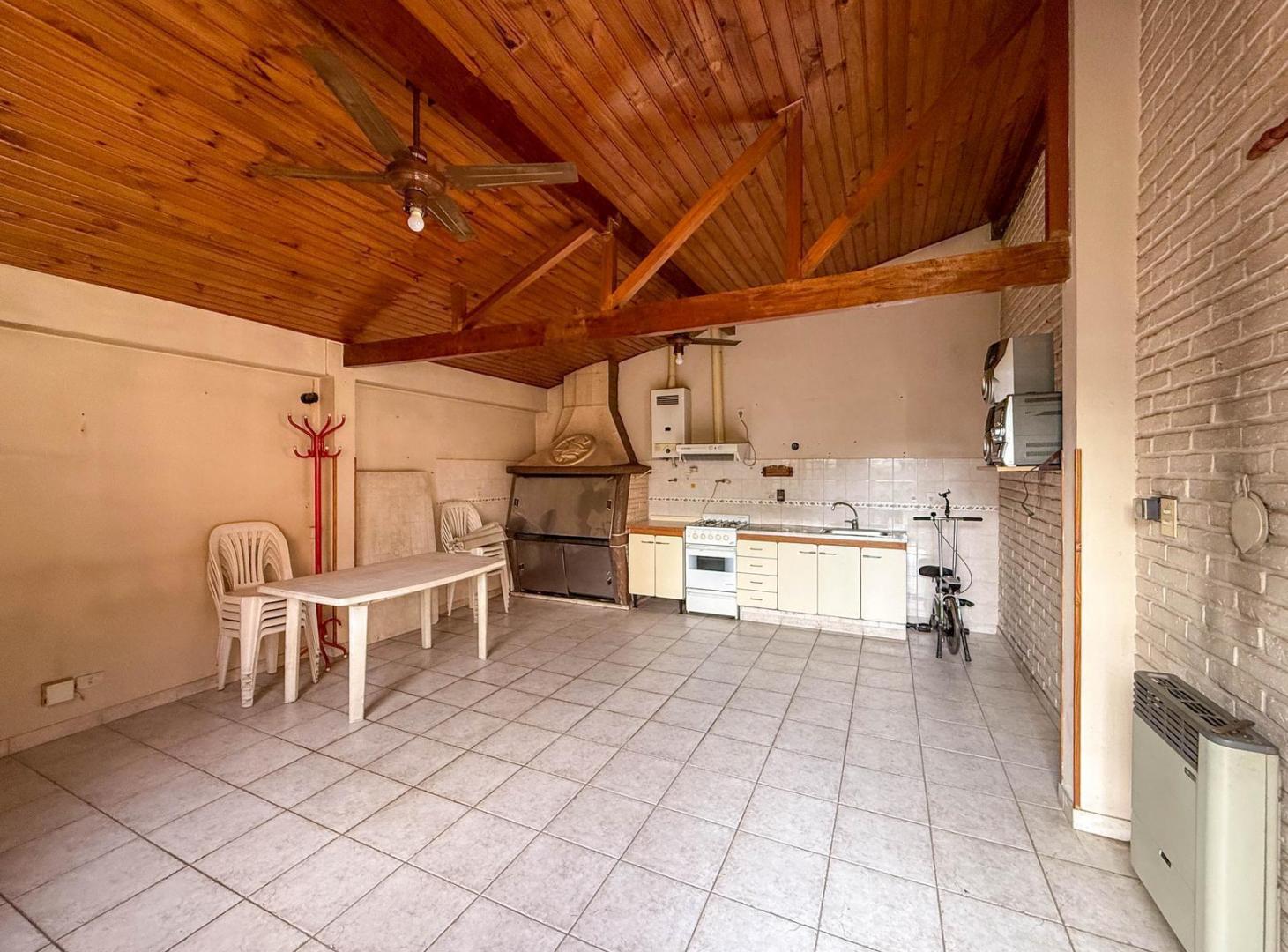 Foto de Alquiler de casa 3 dormitorios con patio y quincho en Burzaco, imagen 3