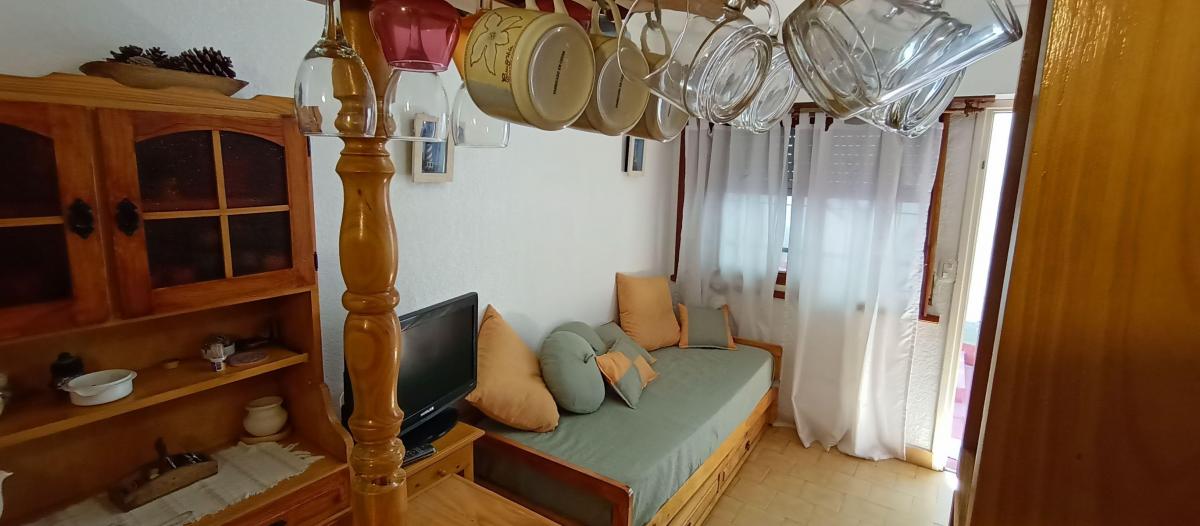 Funcional Departamento 2 Amb a 150 m de La Playa. Gesell Sur. 3