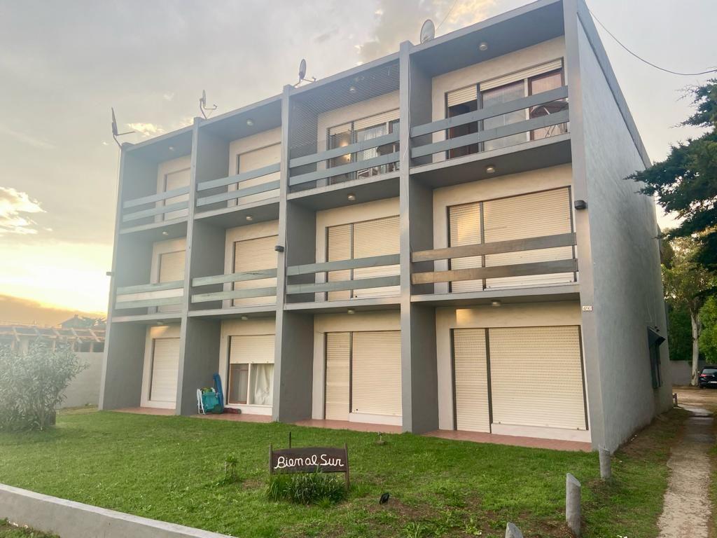 Depto Ambiente y Medio con Vista Al Mar y Cochera - Gesell Sur 1