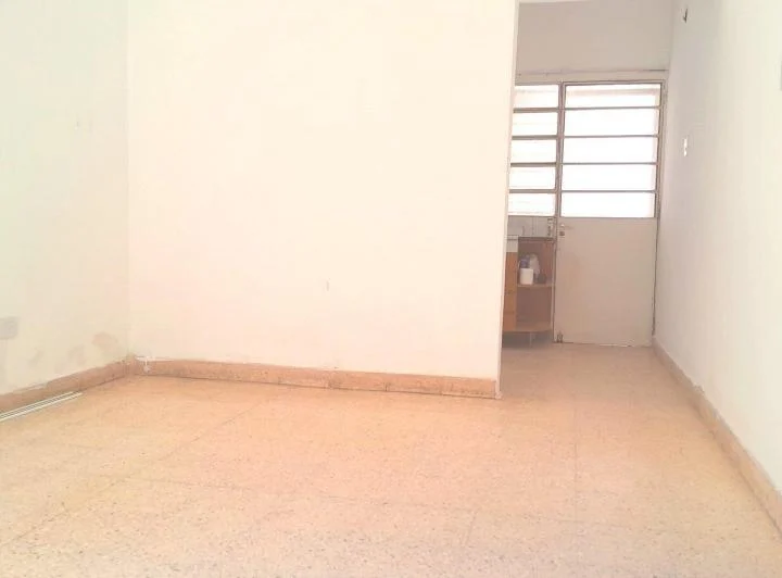 Ayolas 225 Dpto 1  - Pasillo $ 360.000.- 4