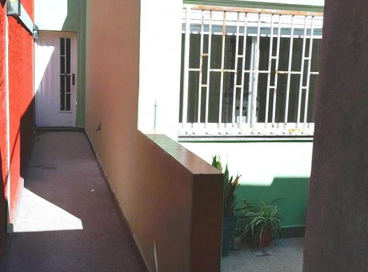 Ayolas 225 Dpto 1  - Pasillo $ 360.000.- 1