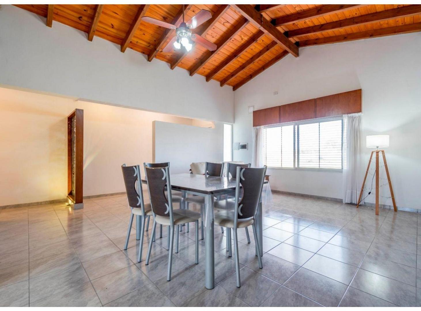 Foto de ARROYO SECO - IMPECABLE !!! Rioja N° 1033 Bis -- $ 1.050.000.-, imagen 2
