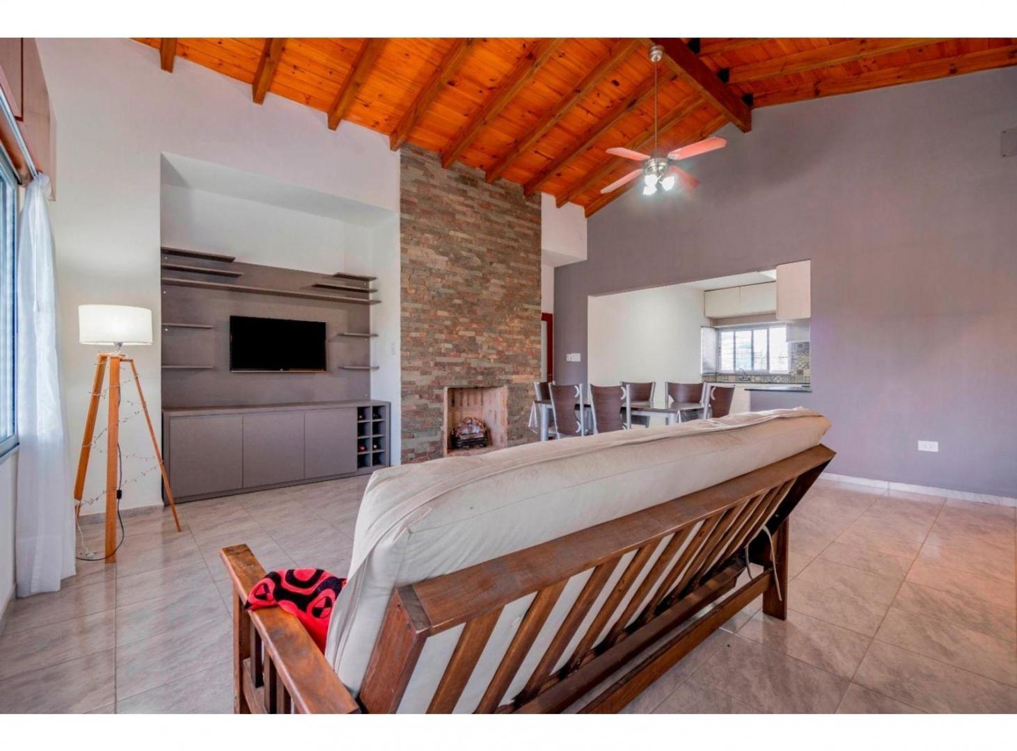 Foto de ARROYO SECO - IMPECABLE !!! Rioja N° 1033 Bis -- $ 1.050.000.-, imagen 1