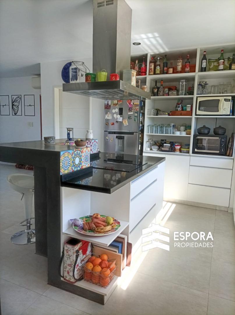 Foto de FUNES CITY- LAS ROSAS 987- 3 DORM- AMPLIO JARDÍN, imagen 4