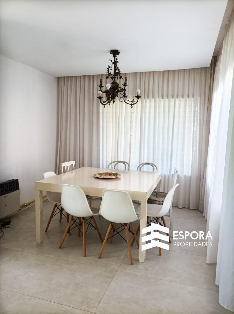 Foto de FUNES CITY- LAS ROSAS 987- 3 DORM- AMPLIO JARDÍN, imagen 2