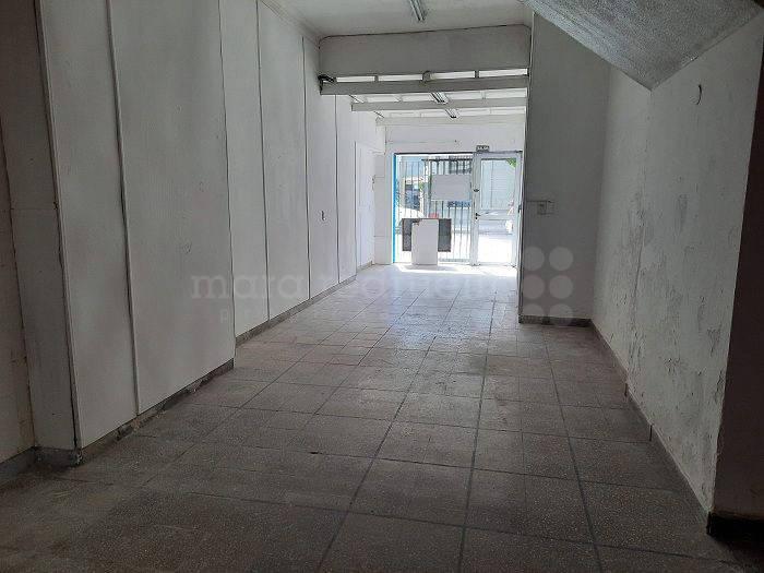 Local. | Belgrano 239 3