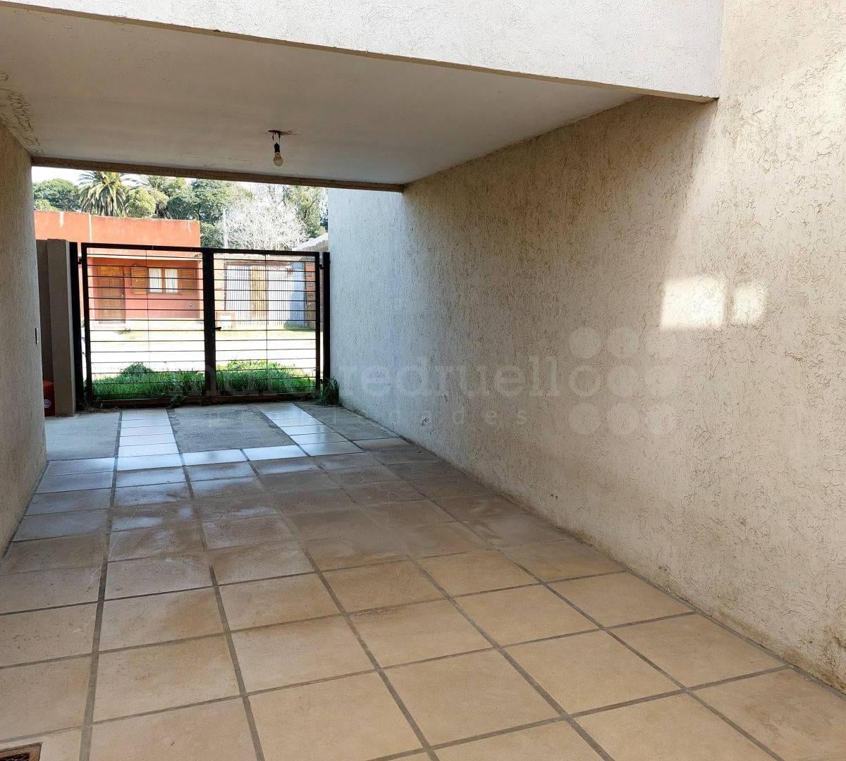 DUPLEX EN VENTA EN CHASCOMUS A 500 METROS DE LA LAGUNA