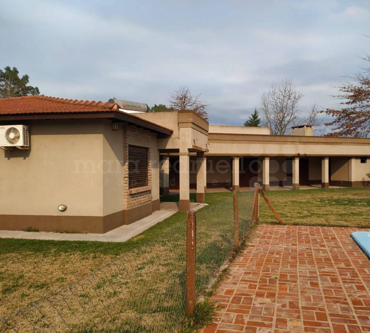 Venta de Casa Quinta, 3 Dorm. en Chascomús. 4