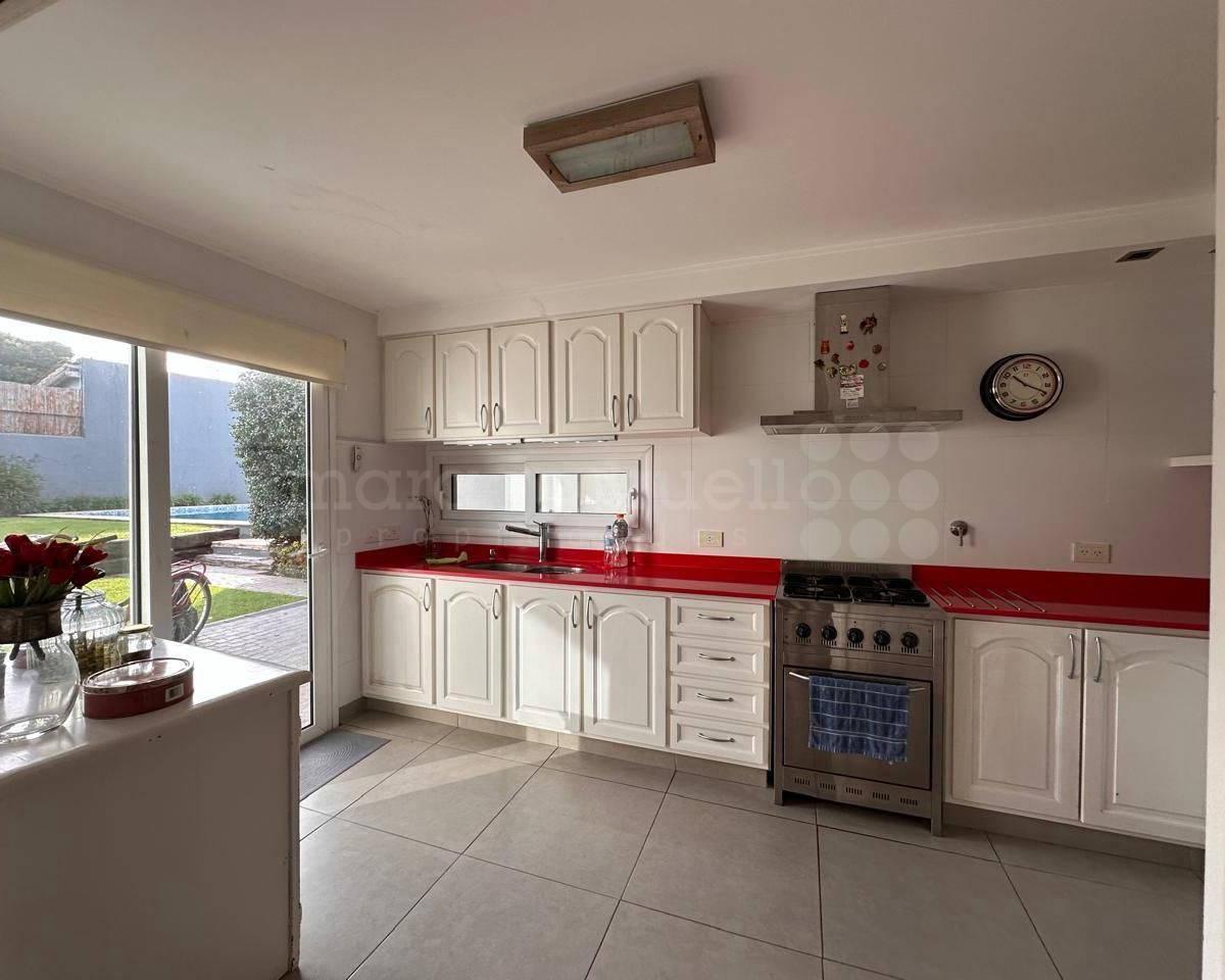 Foto de CASA EN VENTA AL FRENTE DE LA LAGUNA CHASCOMUS, imagen 3