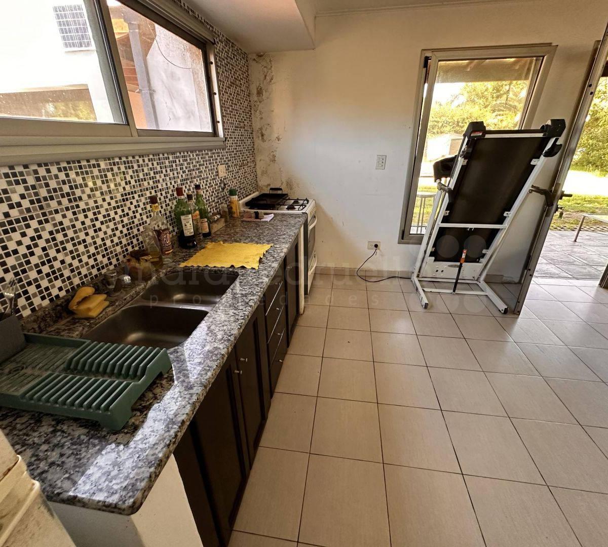 Casa en Chascomús con 4 Habitaciones. Parque y Pileta 5