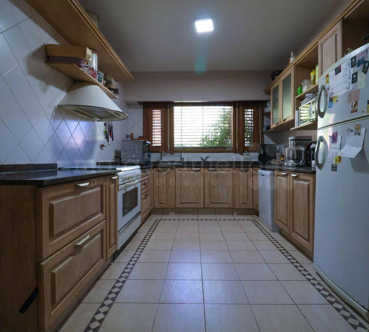 Venta de Casa Ejecutiva en Cipolletti 2