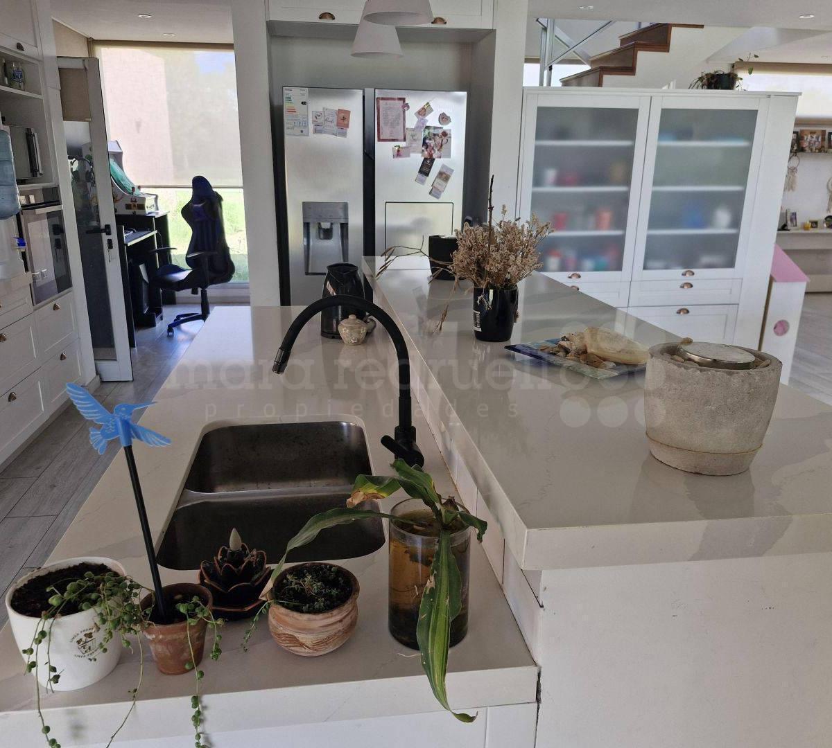 Foto de CASA EN VENTA EN BARRIO CERRADO PUERTO CHASCOMUS VISTA A LA LAGUNA, imagen 4