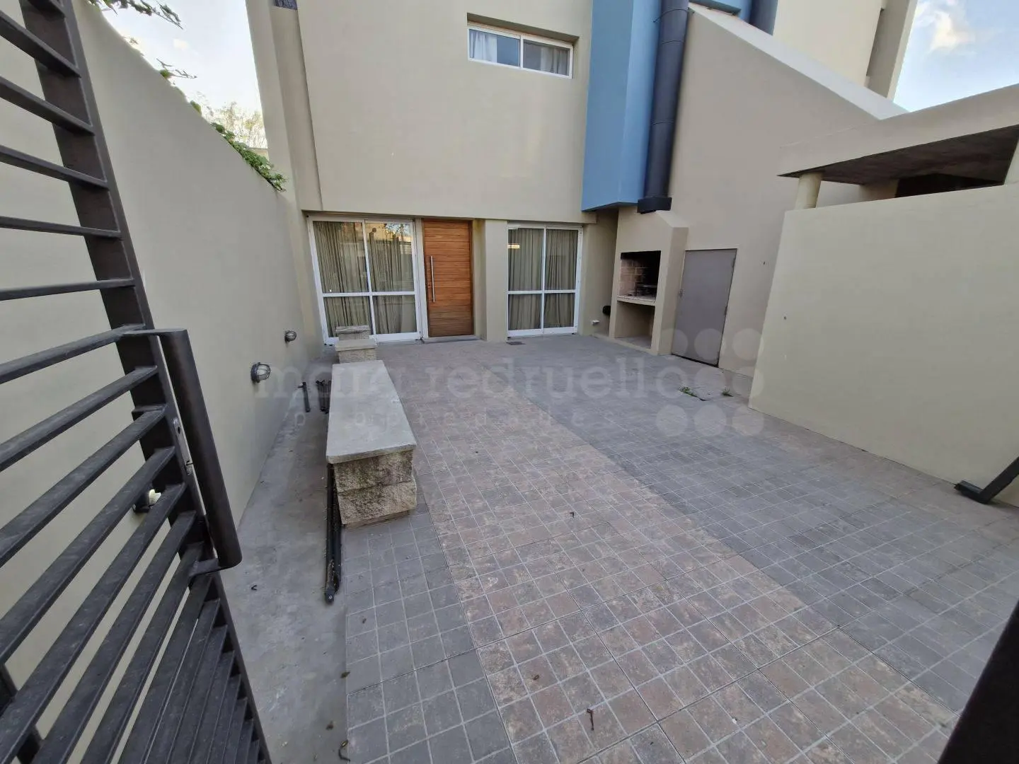 CASA ALQUILER TEMP PARA 2 PERSONAS SE ALQUILA POR MES, EN CHASCOMUS CON COCHERA 2