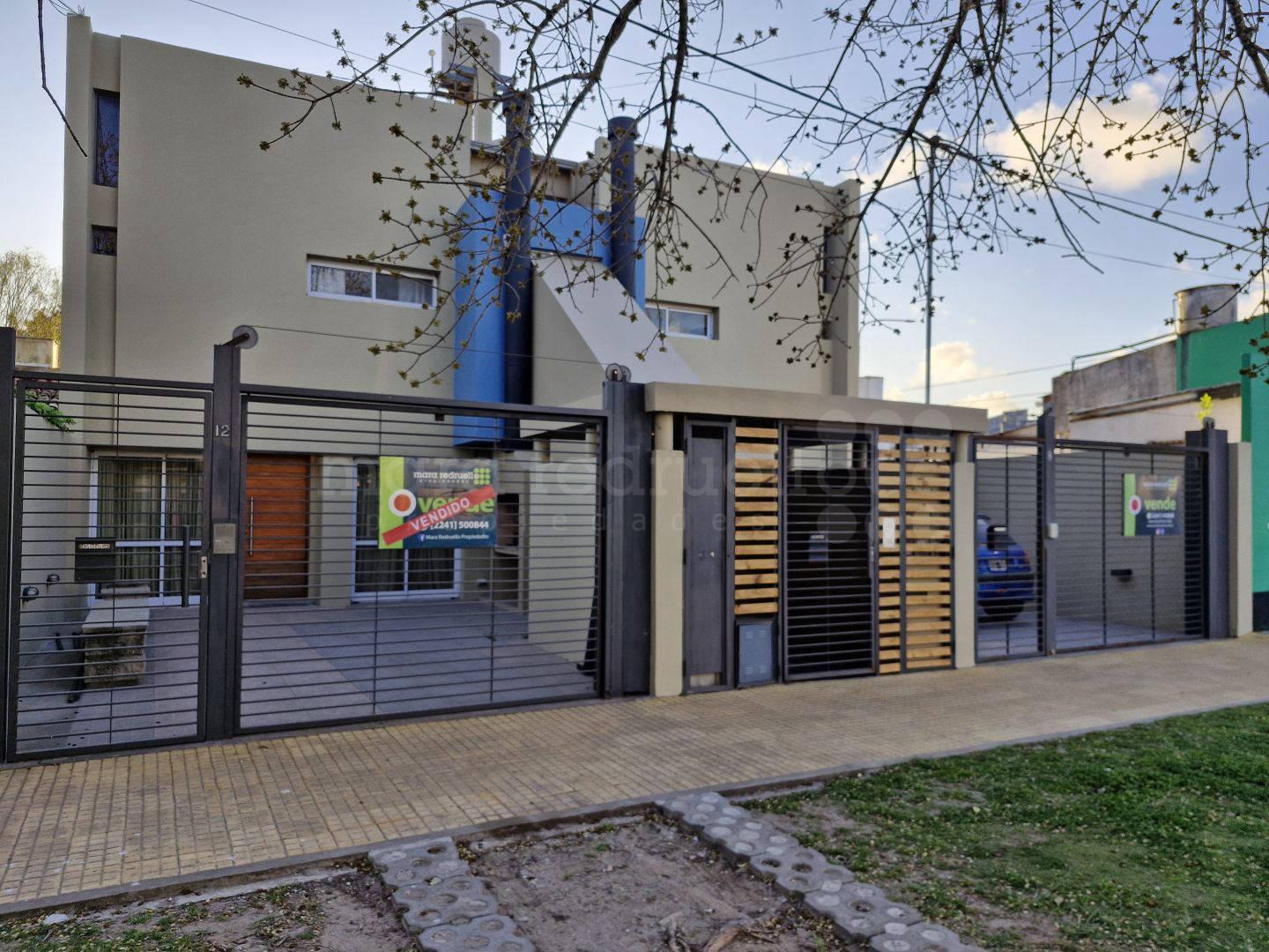 CASA ALQUILER TEMP PARA 2 PERSONAS SE ALQUILA POR MES, EN CHASCOMUS CON COCHERA