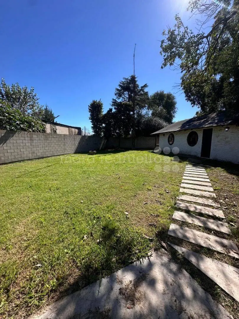 Casa quincho de 1 dormitorio, gran  parque. en Chascomus 2