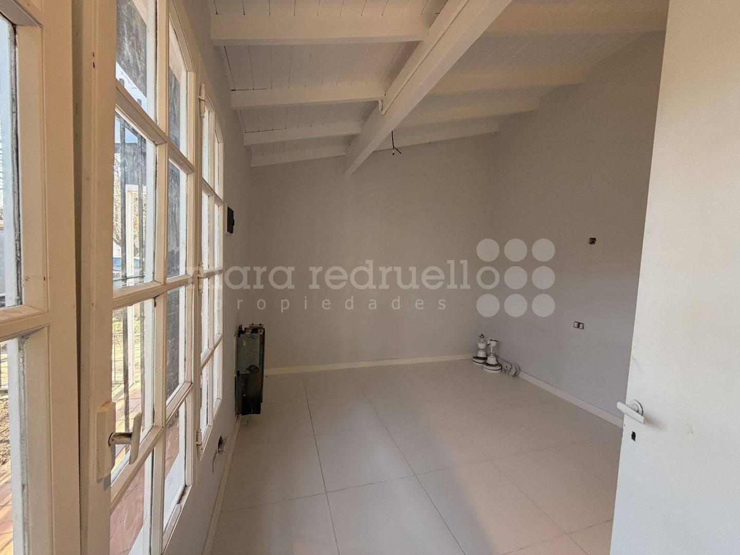Foto de CASA EN VENTA EN PLANTA BAJA DE 1 DORMITORIO CERCA DEL CENTRO Y DE LA, imagen 1