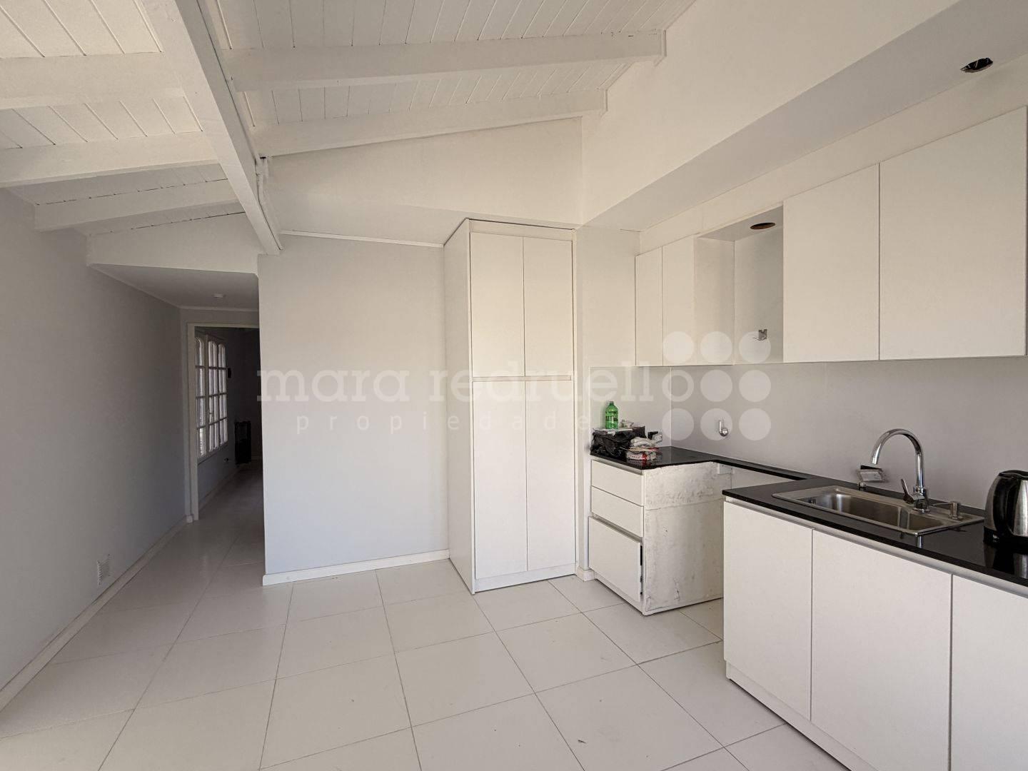 Foto de CASA EN VENTA EN PLANTA BAJA DE 1 DORMITORIO CERCA DEL CENTRO Y DE LA, imagen 3