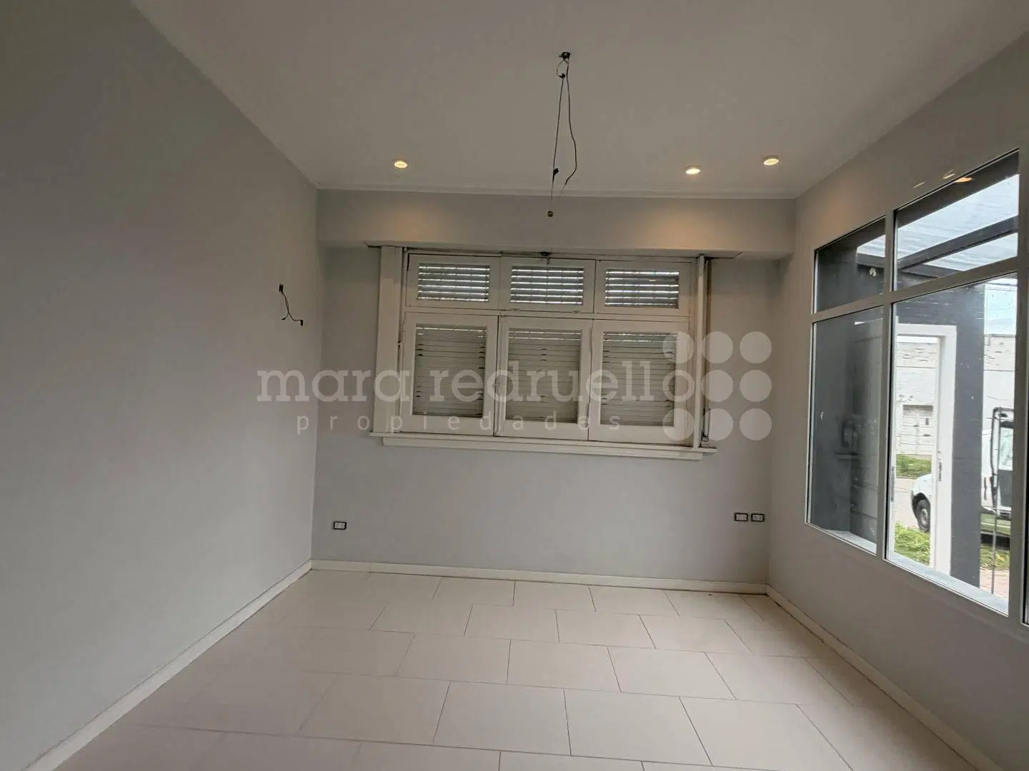 EN VENTA CASA EN ESQUINA 2 DORMITORIOS PLANTA BAJA CERCA DEL CENTRO 5