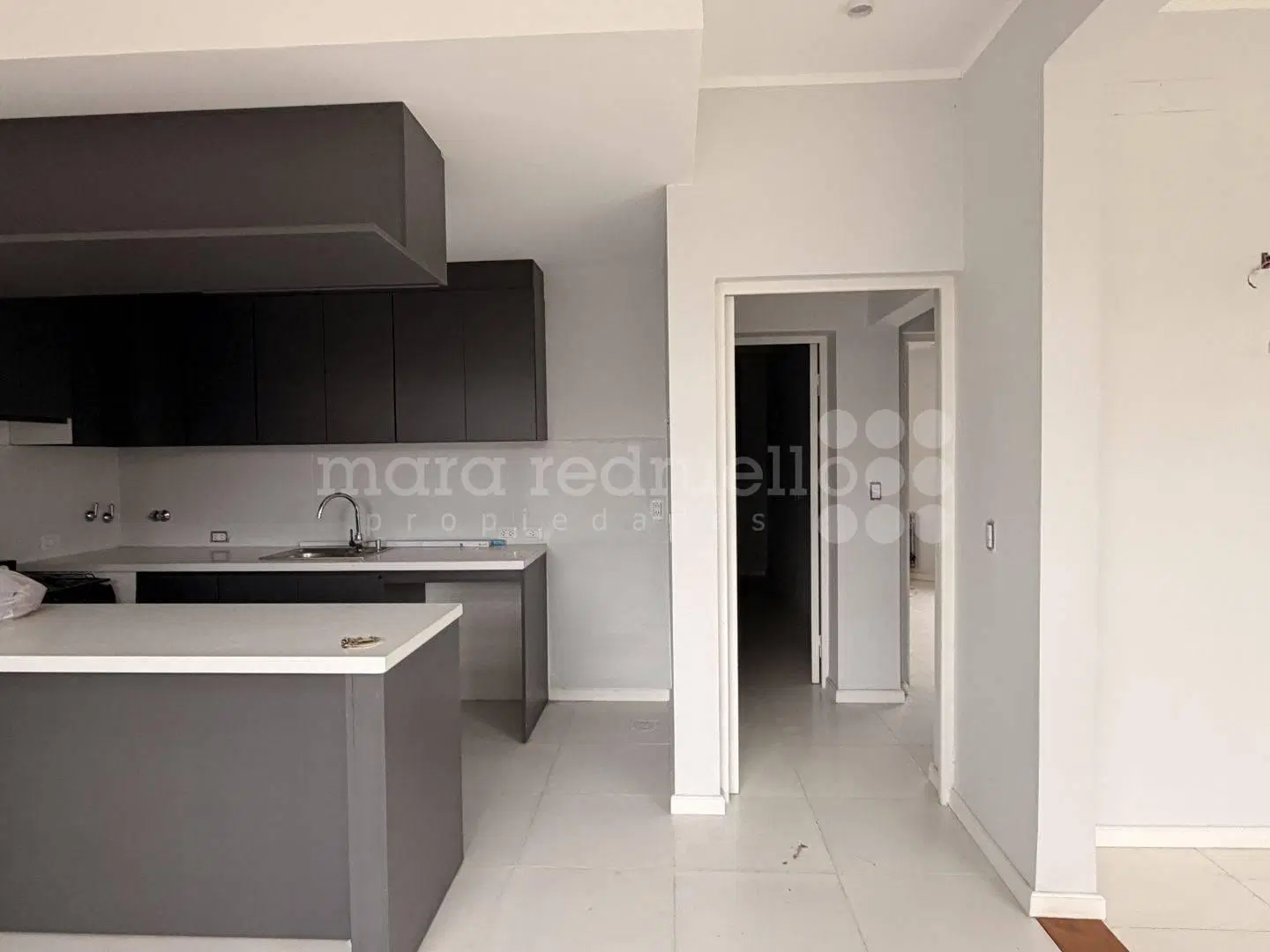 EN VENTA CASA EN ESQUINA 2 DORMITORIOS PLANTA BAJA CERCA DEL CENTRO 1