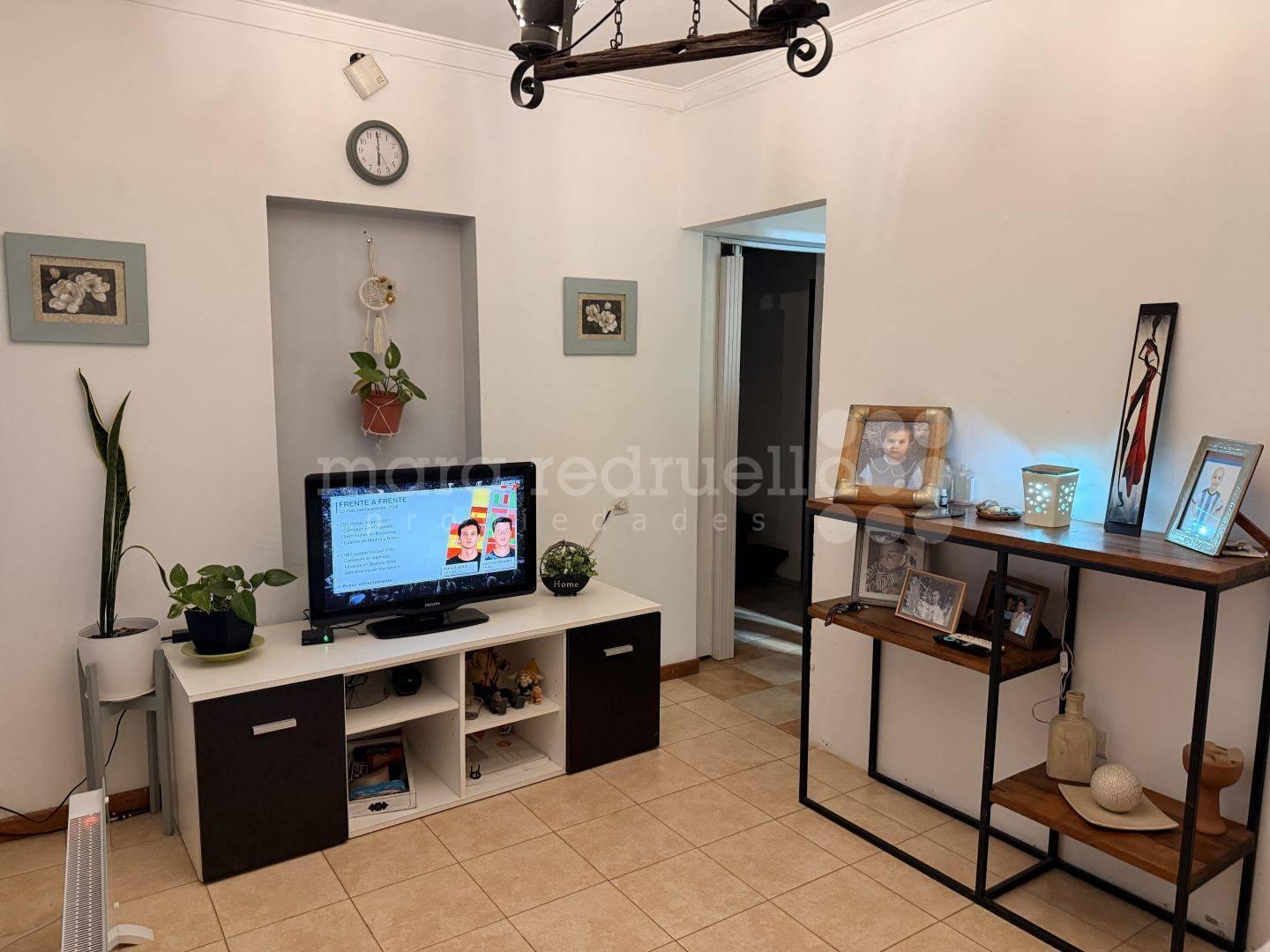 Foto de CASA EN VENTA 2 DORM BARRIO CENTRICO DE CHASCOMUS, imagen 1