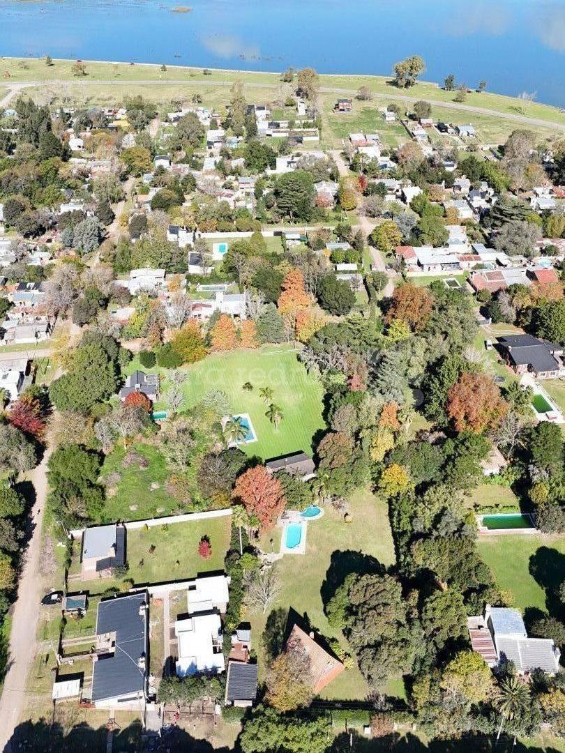 CASA EN VENTA CASA ALPINA CASA QUINTA EN CHASCOMUS CON PILETA CERCA DE LA LAGUNA