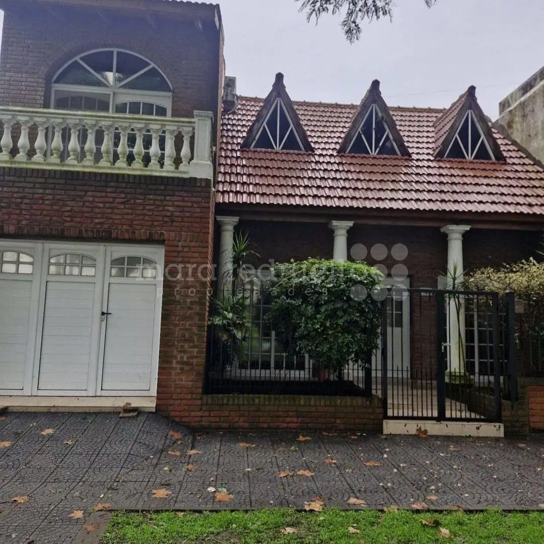 CASA 3 DORM EN VENTA CASCO ANTIGUO CHASCOMUS CERCA A LAGUNA FRENTE A BOULEVARD 2