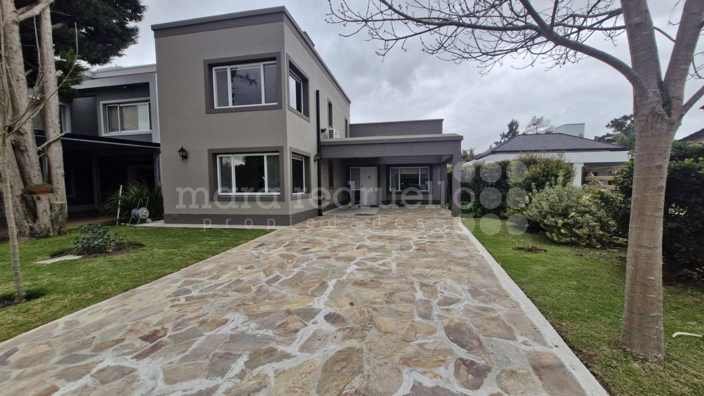 Foto de VENTA CASA COUNTRY CHASCOMUS SOBRE 1 LOTE, 3 DORM 3 BANOS, PISCINA, imagen 5