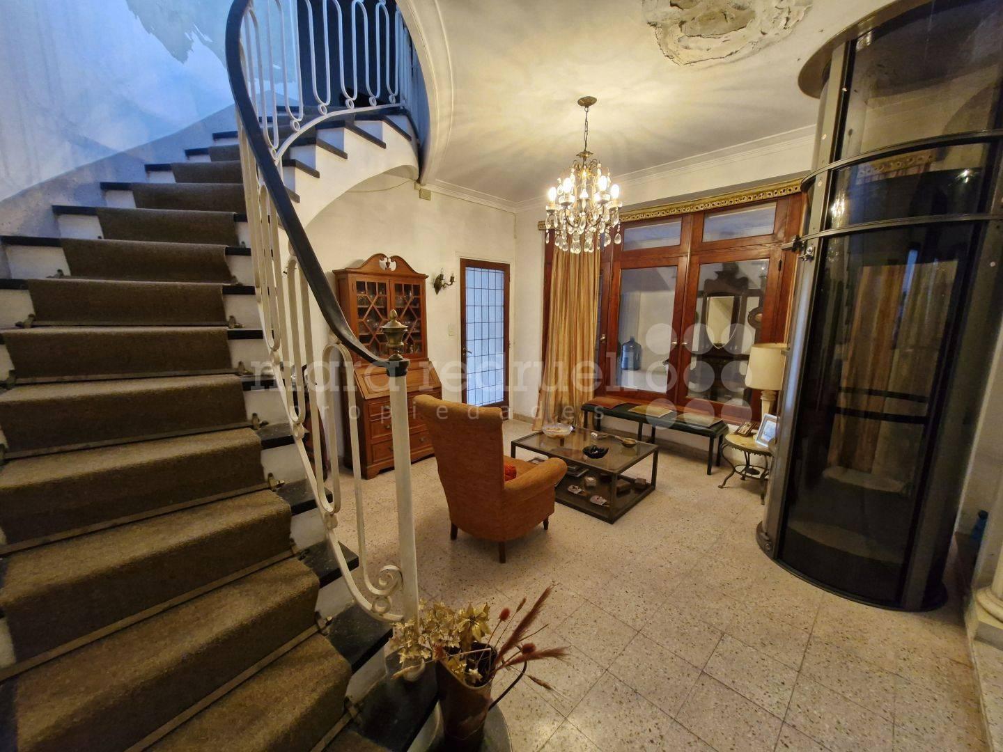 Foto de IMPORTANTE CASA DE ESTILO A REFACCIONAR A 1 CUADRA DE LA CATEDRAL DE, imagen 4
